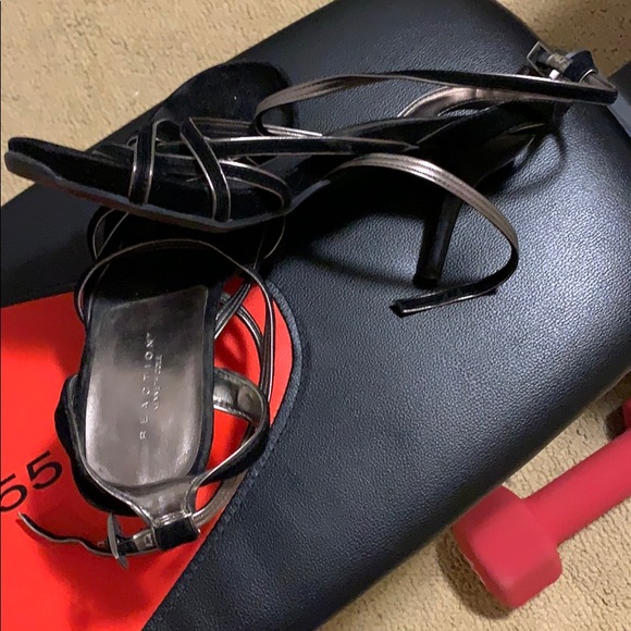 So cute and sexy! Dress sandals - Picture 2 of 3